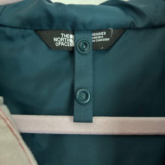 The Northface Red 'Dryvent' Rain Jacket with Hood & 4 Zip Pockets Size Medium - Picture 6 of 8